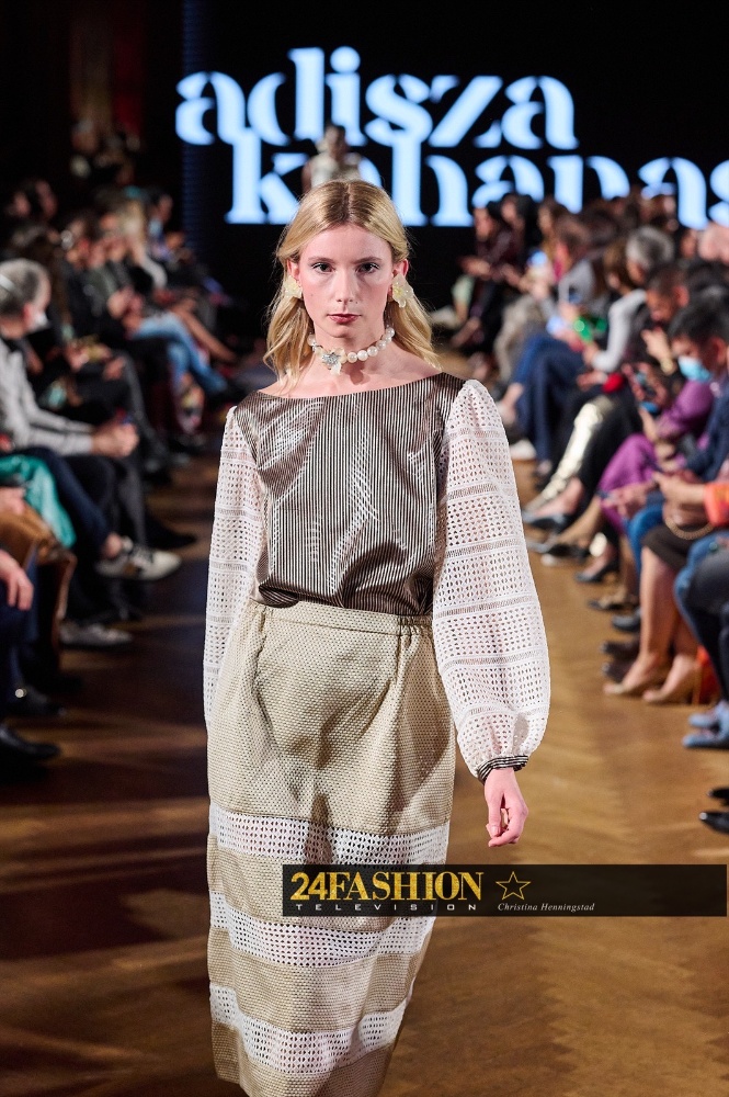 24Fashion TV Adisza Kahanasty ParisFashionWeek fashiondivisionparis 10 1646882330 JPG