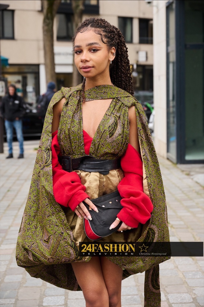 CHLOE AW22 – Street Style At Paris Fashion Week 2022