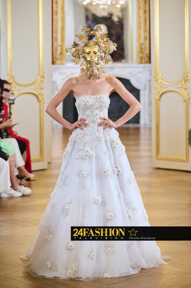 Stefan Djokovich. Couture collection F/W 2022-2023