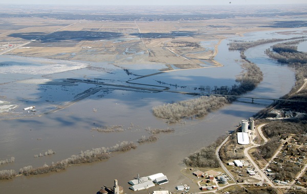 APTIM is providing time-critical L-575 levee repairs for USACE Omaha District along the Missouri River to mitigate damage caused by record flooding.