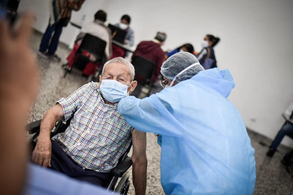 Llegó el turno para mayores de 70 años