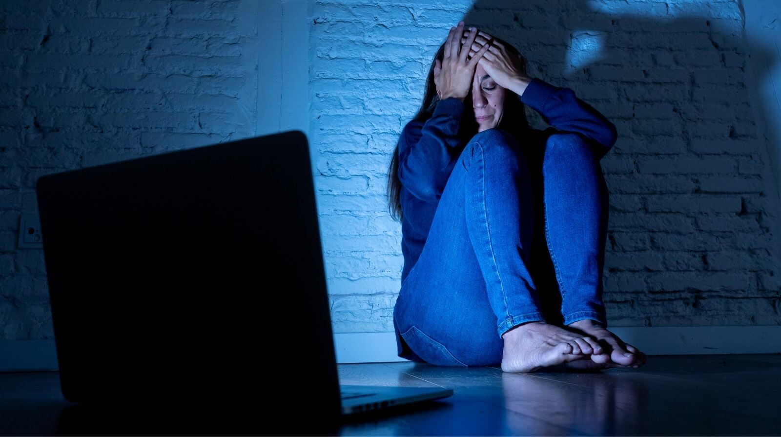 #25N Violencia digital contra las mujeres: una amenaza real que avanza en Colombia