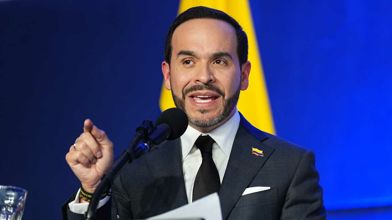 “Este Gobierno no se deja amenazar ni presionar de nadie”: De la Espriella al CRIC