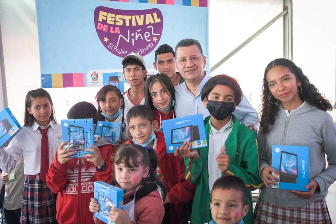 Entregadas 4.416 tabletas a estudiantes de zonas rurales de 21 sedes educativas del Tolima