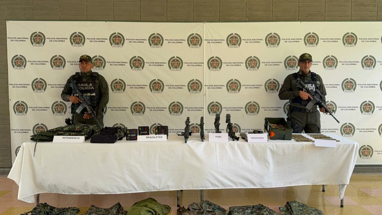 Nuevo golpe al Clan del Golfo en Tolima: hallan centro de acopio con fusiles y municiones