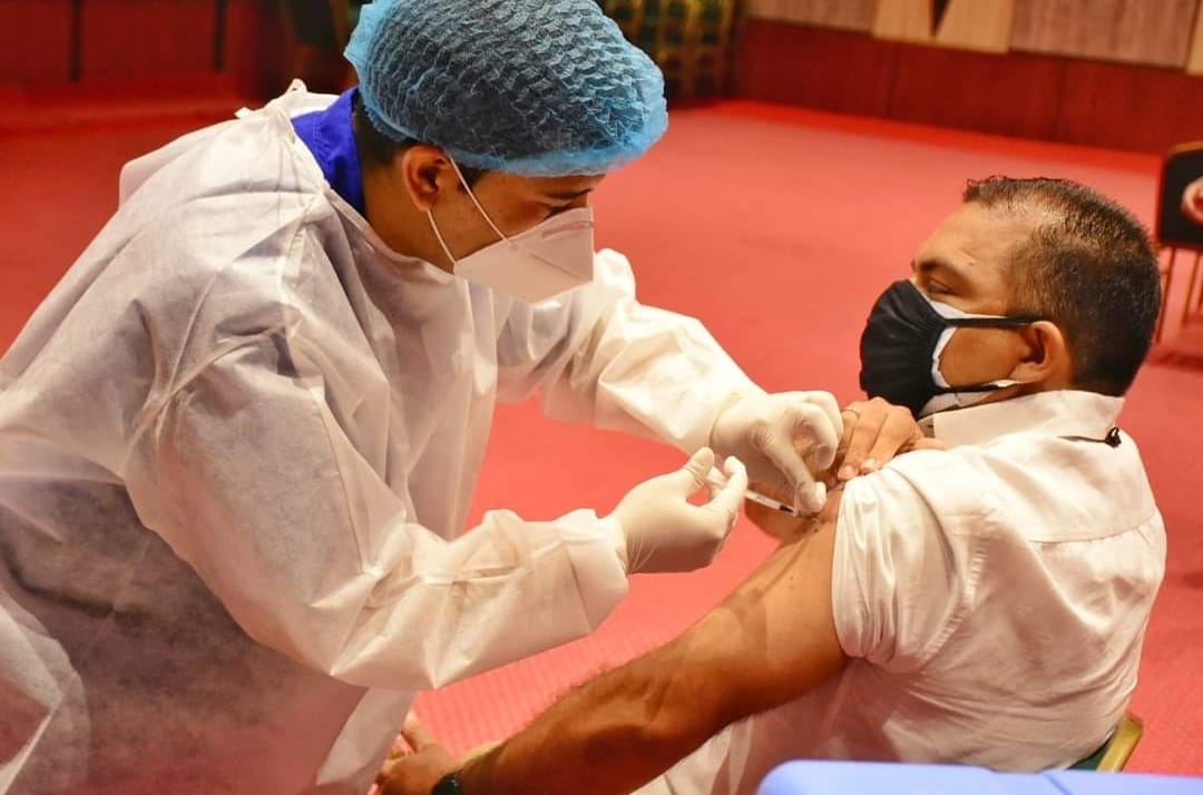 A un año de iniciar la vacunación contra el covid, se han aplicado más de 2 millones de dosis en el Tolima