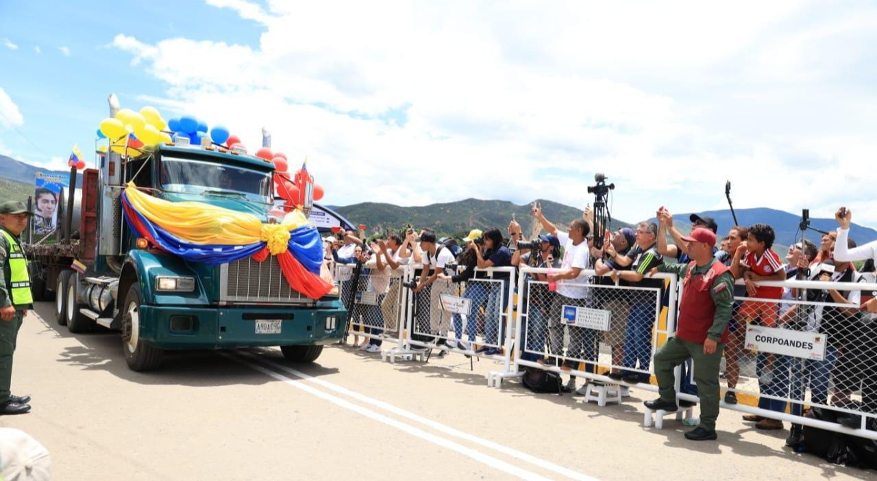 Abren de nuevo la frontera entre Colombia y Venezuela después de siete años