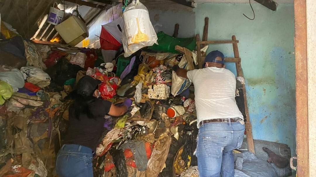¿El Collyer ibaguereño? Adulto mayor acumuló tres toneladas de basura en su casa