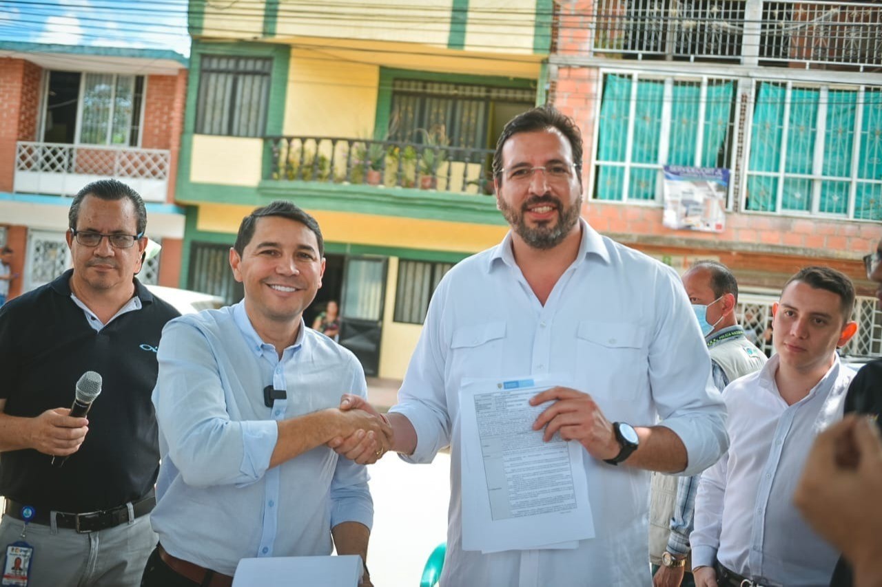 Alcaldía de Ibagué y DPS firman convenio para mejoramiento de 38 vías