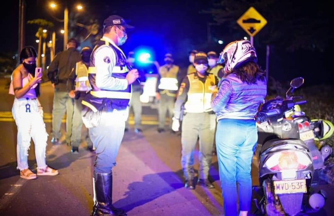 Amplían la restricción de parrillero en moto y el toque de queda nocturno en Ibagué