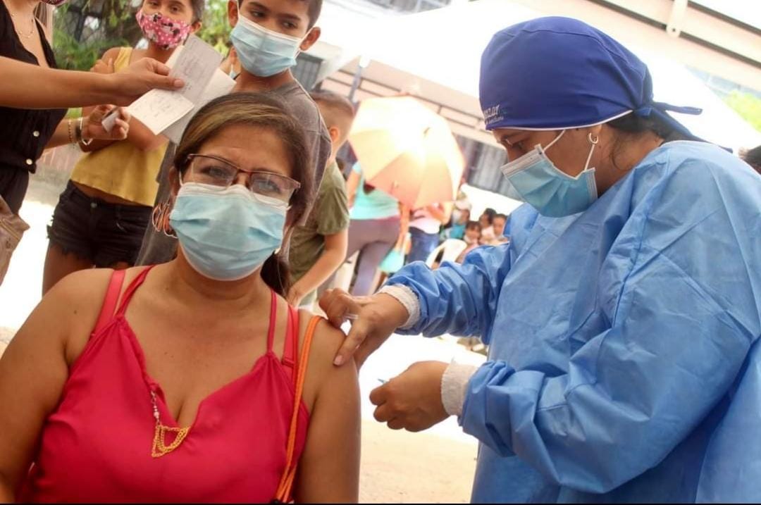 Aprueban tercera dosis contra el covid-19 para mayores de 50 años