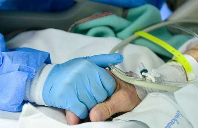 Tres adultos mayores fallecieron por covid-19 en el Tolima