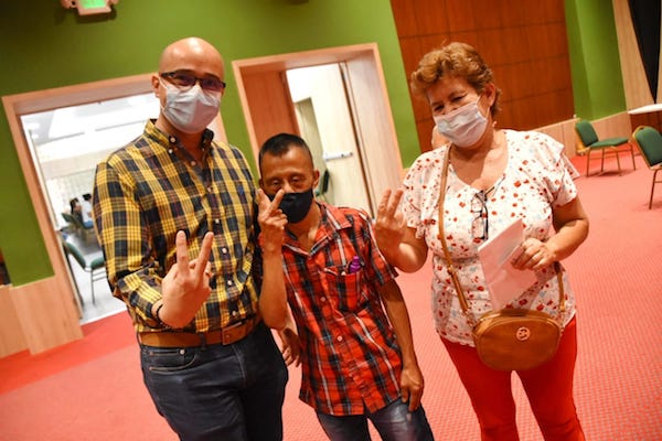 ¿Mayores de 18 años y con enfermedad de base a vacunarse?