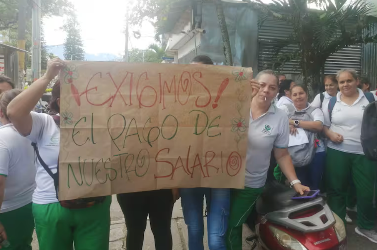 Madres comunitarias del ICBF Ibagué, Cajamarca y Valle del San Juan exigen pago se salarios