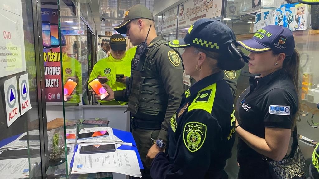 Capturadas dos personas por comprar celulares robados en el centro de Ibagué