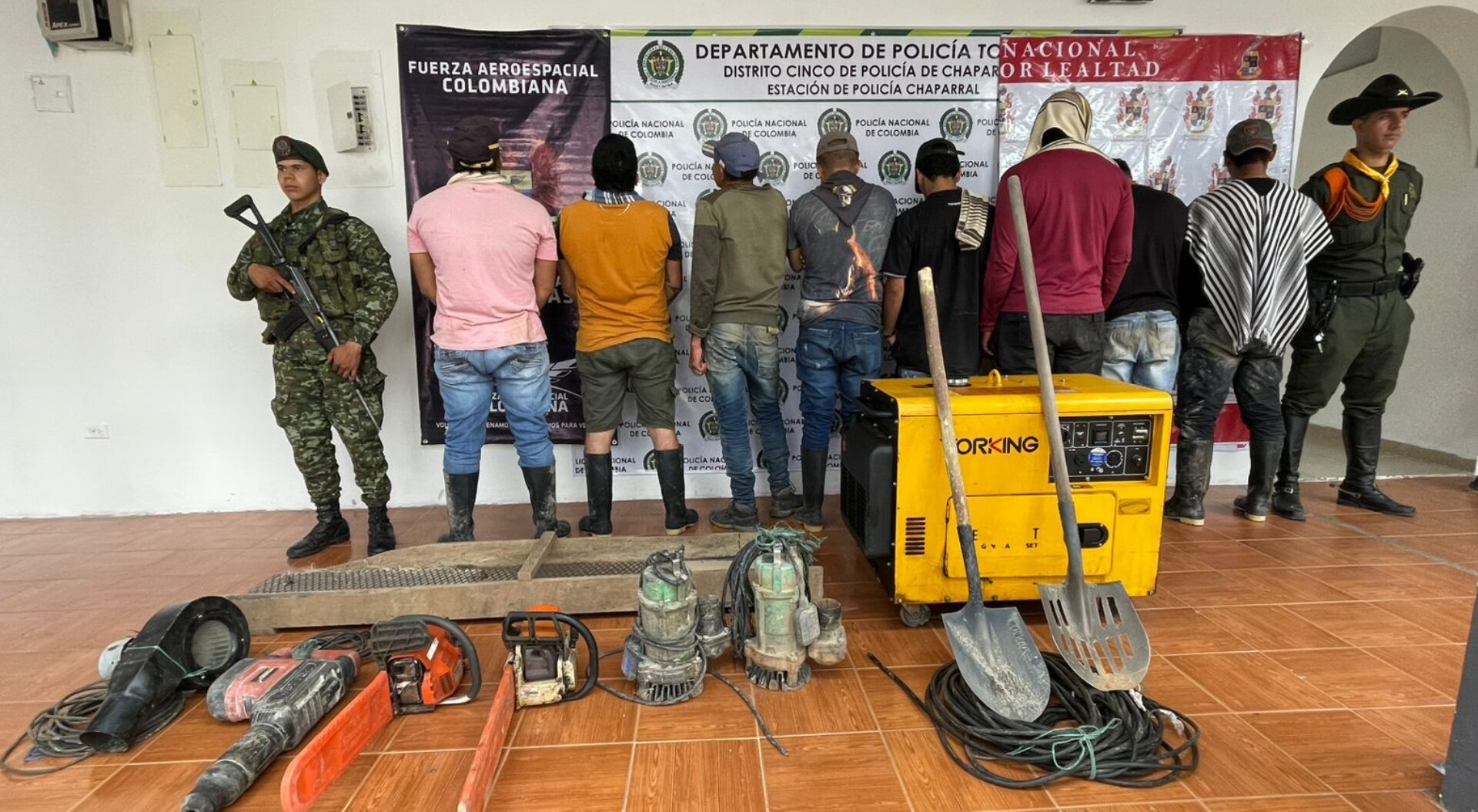 Capturados ocho hombres por desarrollar minería ilegal en Ataco