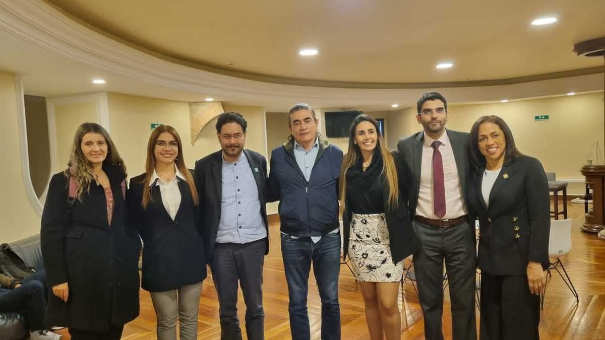 Centro Democrático y Pacto Histórico cocinan acuerdo