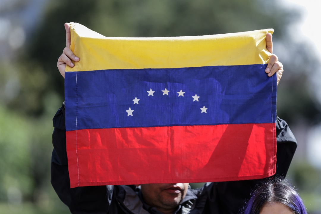 Expulsan a 59 ciudadanos venezolanos de Colombia
