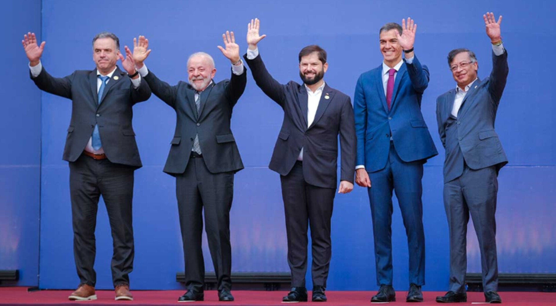 Combatir la desinformación, acuerdo de cinco presidentes en Chile