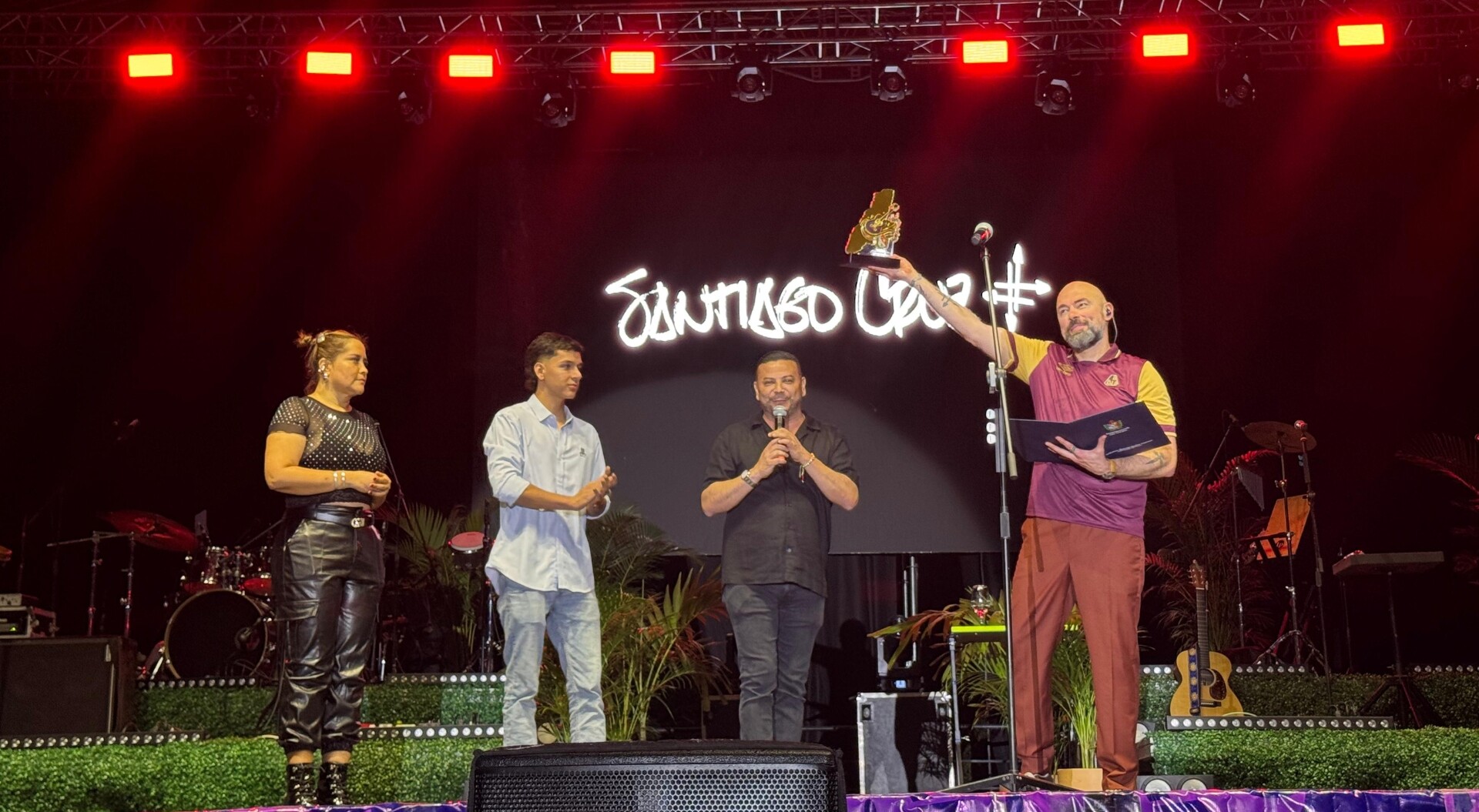 Concierto de Santiago Cruz en Ibagué terminó en homenaje sorpresa