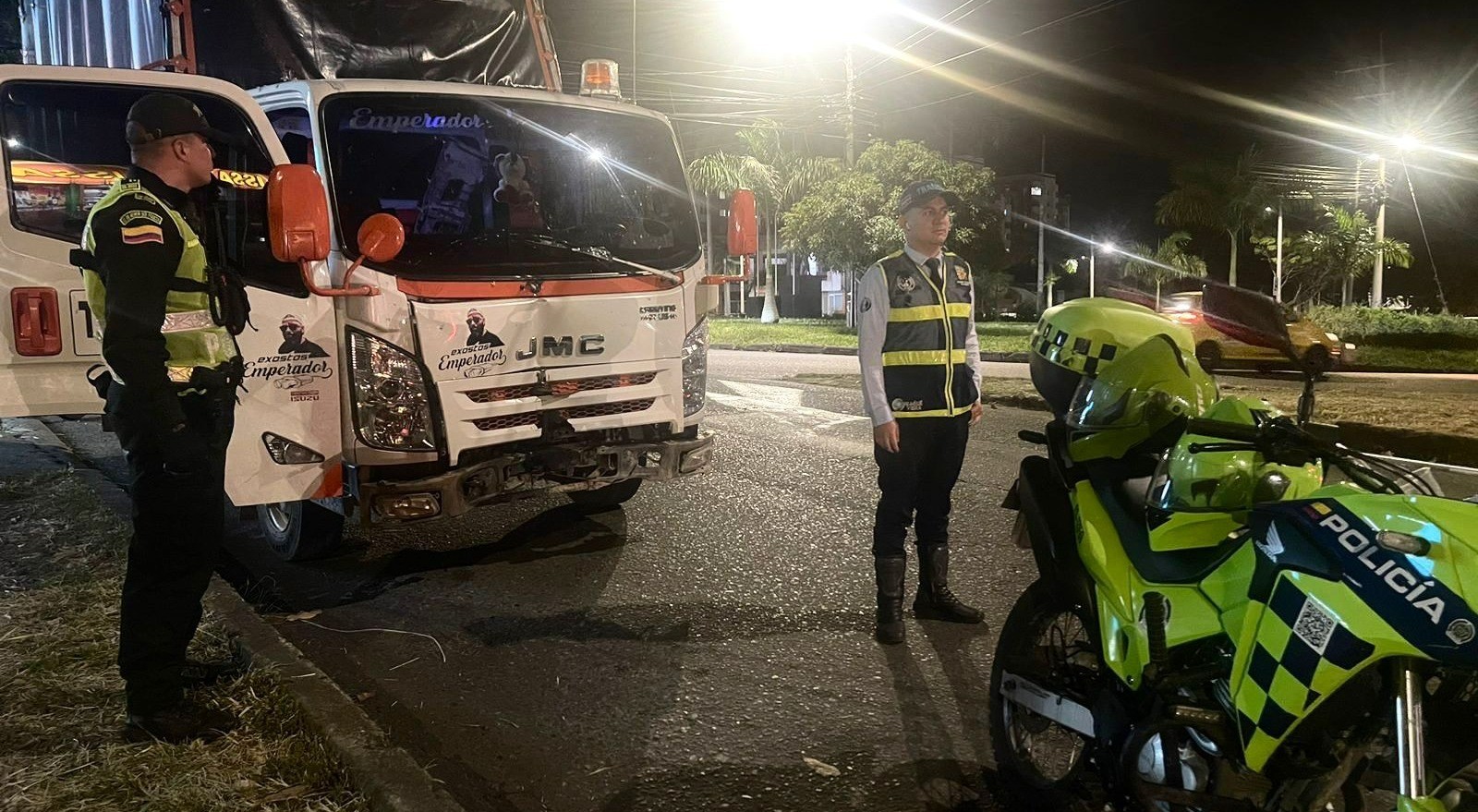 Conductor borracho que tumbó semáforo en Ibagué fue multado con $55 millones