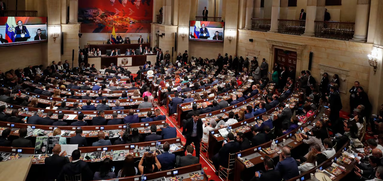 “Es muy justo reducir el salario a los Congresistas”: presidente Petro