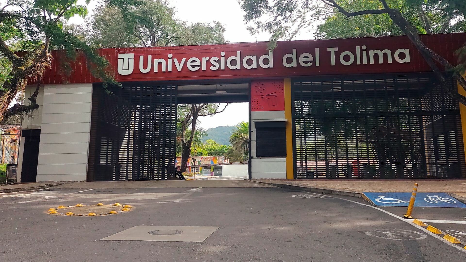 Contraloría advierte grave desfinanciación en universidades públicas del país
