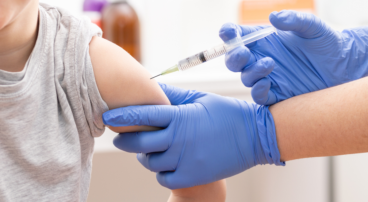 Corte Constitucional frena a padres antivacunas