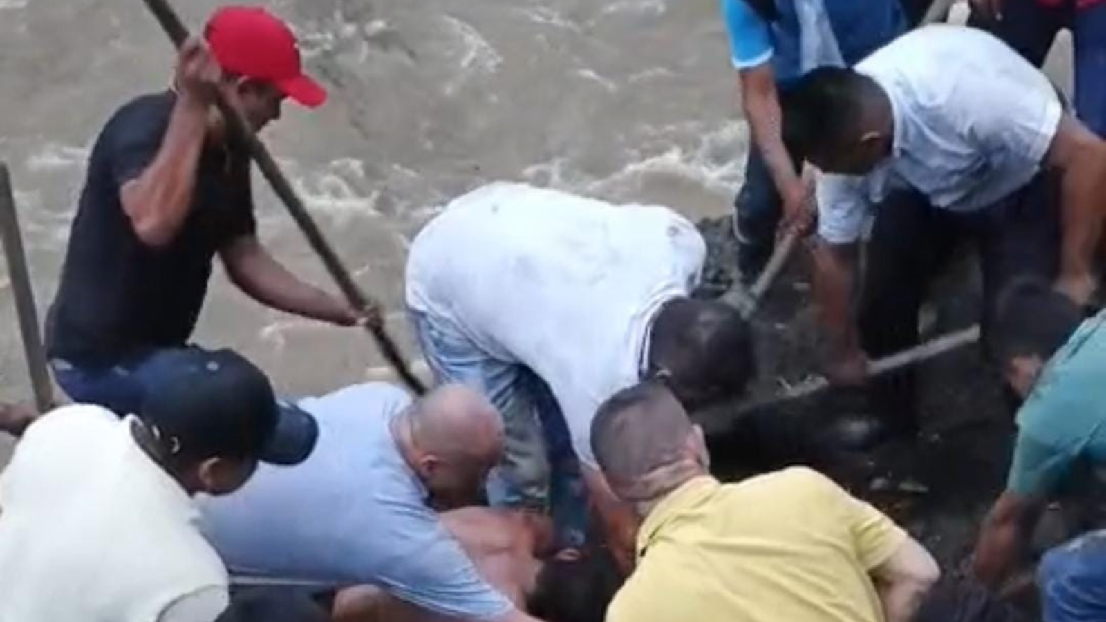 Deslizamiento sepultó a una niña de 12 años en el sur del Tolima