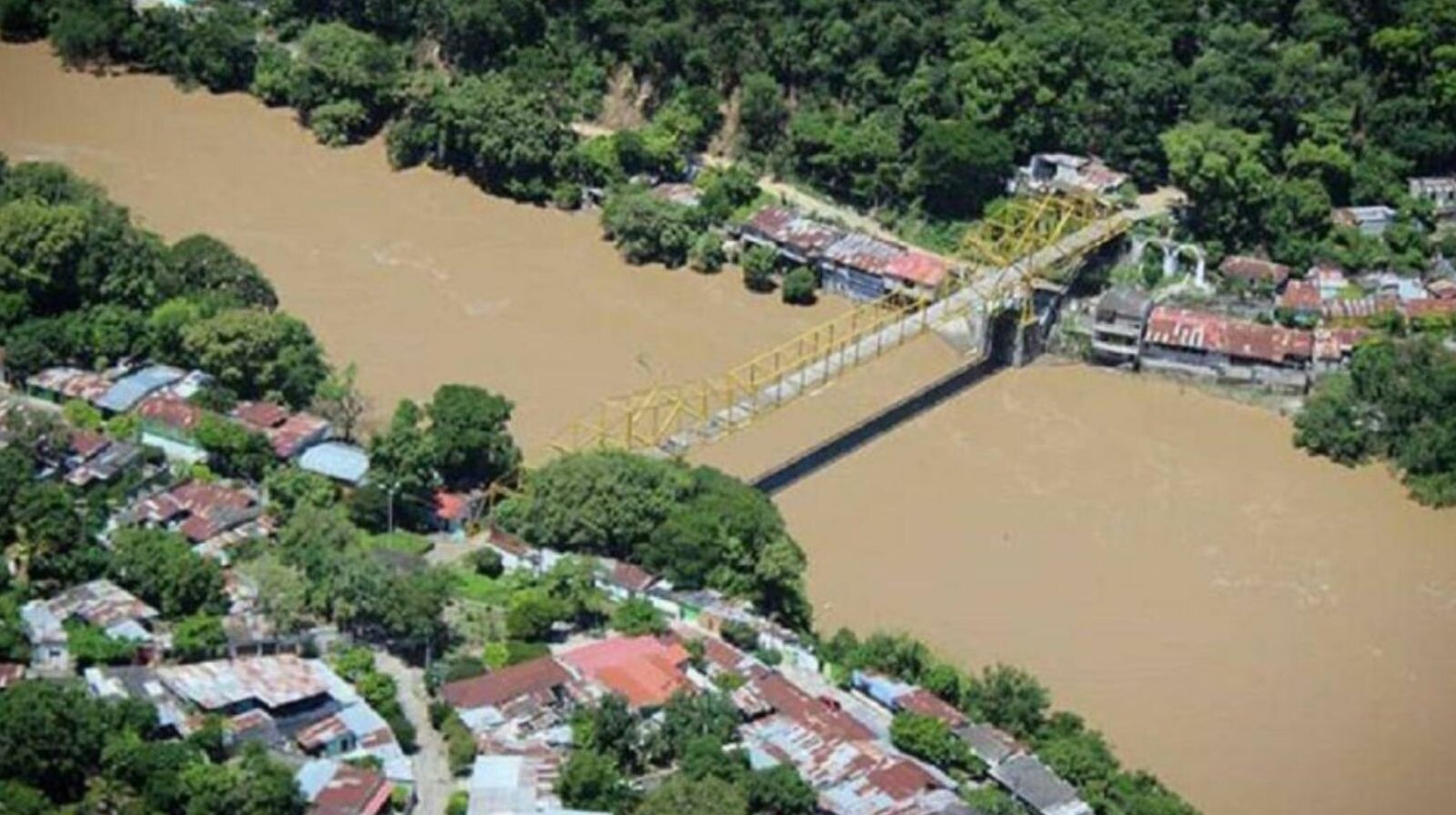Defensa Civil Tolima busca a dos personas desaparecidas en el río Magdalena