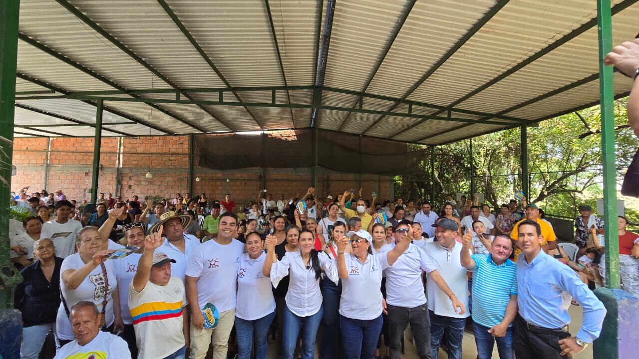 Nutrida concentración de Delcy Isaza  en Lérida