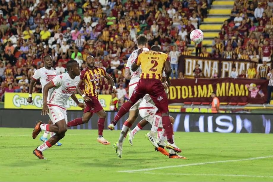 El domingo 5 de mayo, Santa Fe-Deportes Tolima