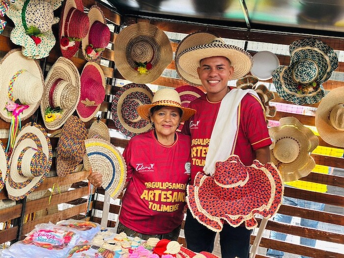 El sombrero de Pindo, con manos de mujer