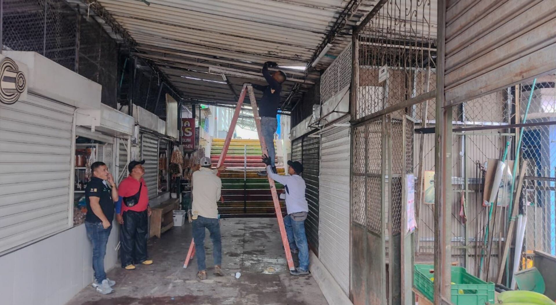 Emergencias por lluvias de esta madrugada afectaron plazas de mercado en Ibagué