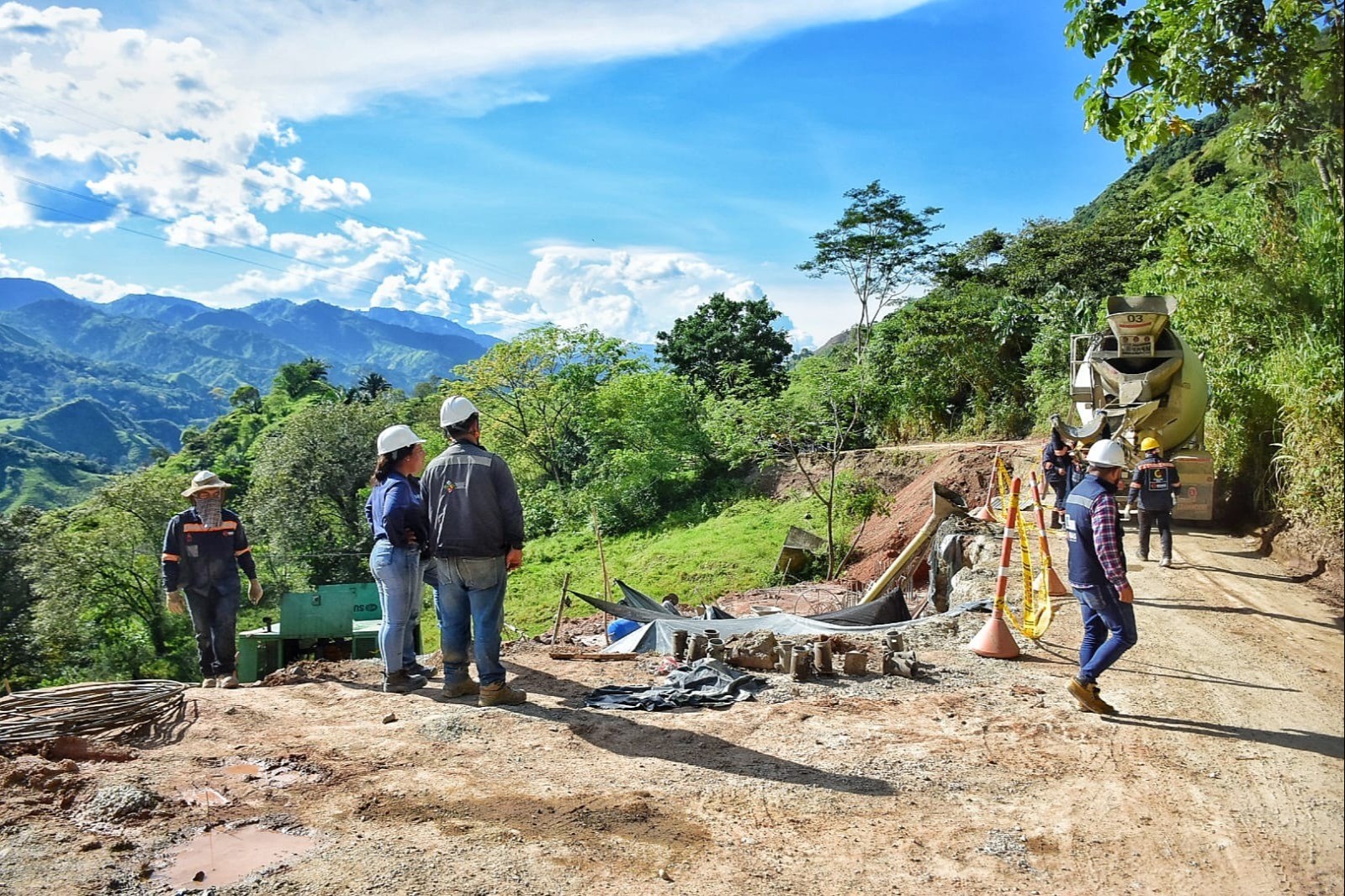 Empezó la ejecución del contrato por $60.000 millones para mejorar la vía Ataco - Planadas