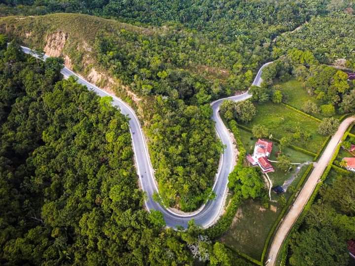 En el Oriente, gobernador Ricardo Orozco inspeccionó obras de pavimentación del eje vial Carmen de Apicalá -Cunday