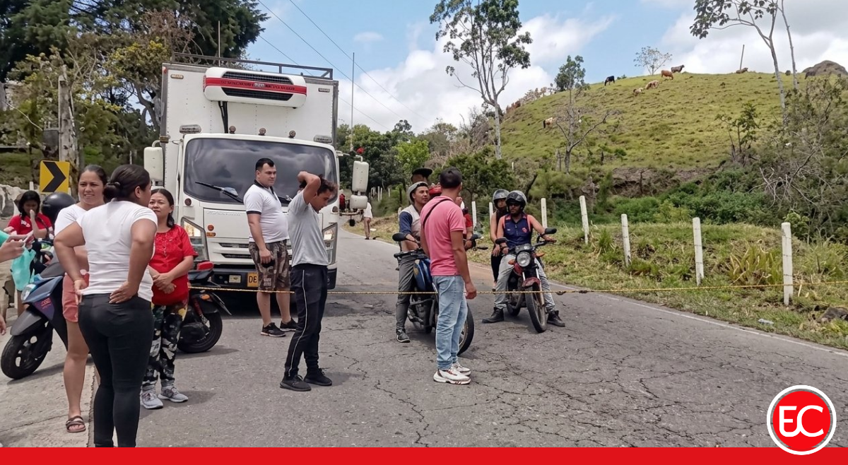En Fresno, comunidad bloquea paso hacia Manizales tras cinco días sin luz