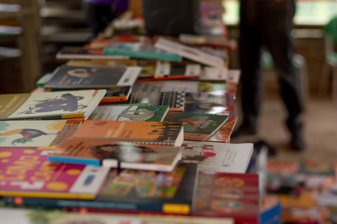 Entrega de bibliotecas itinerantes para Planadas y Mariquita