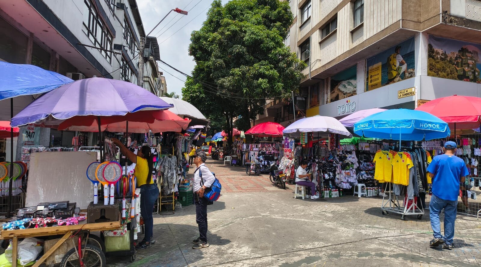 Persiste el caos en la carrera Tercera pese a operativos de recuperación