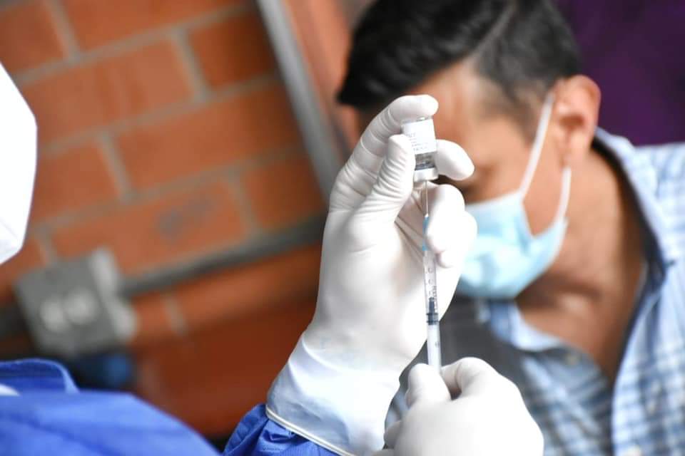 Este sábado jornada de vacunación contra el Covid -19 llega en la comuna Dos de Ibagué