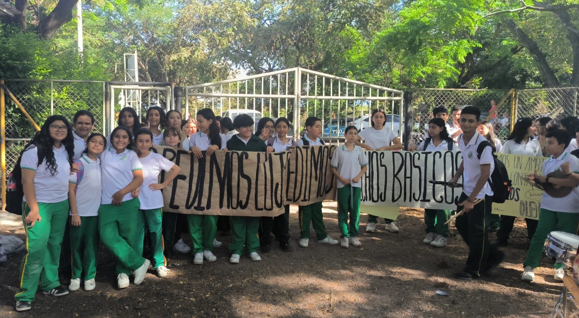 Estudiantes de Ibagué van a clases sin los servicios básicos de agua y luz