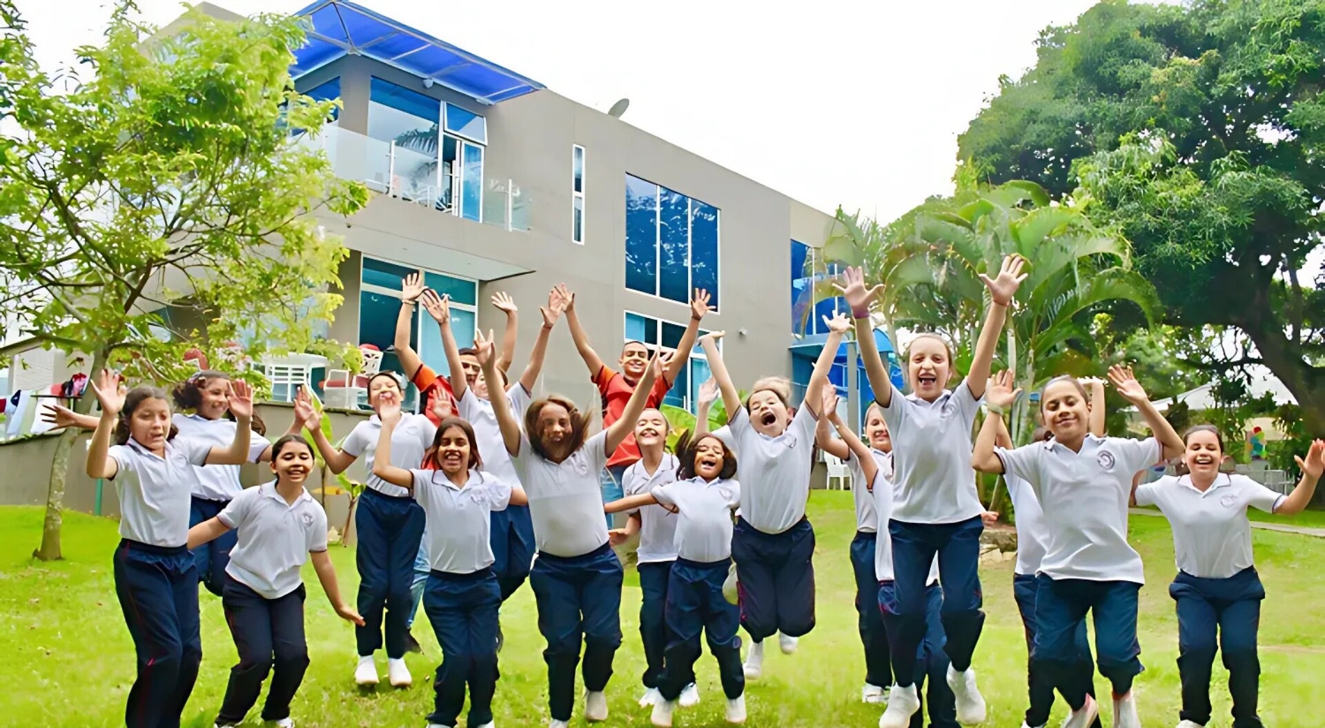 Estudiantes iniciarían clases más tarde