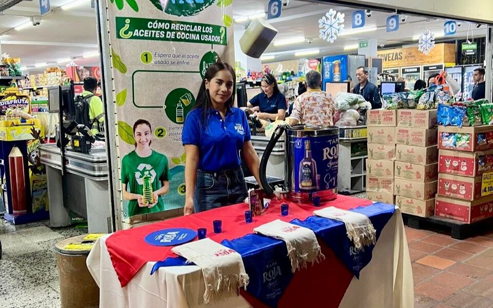 Fábrica de Licores del Tolima impulsa estrategias para fortalecer la marca Tapa Roja