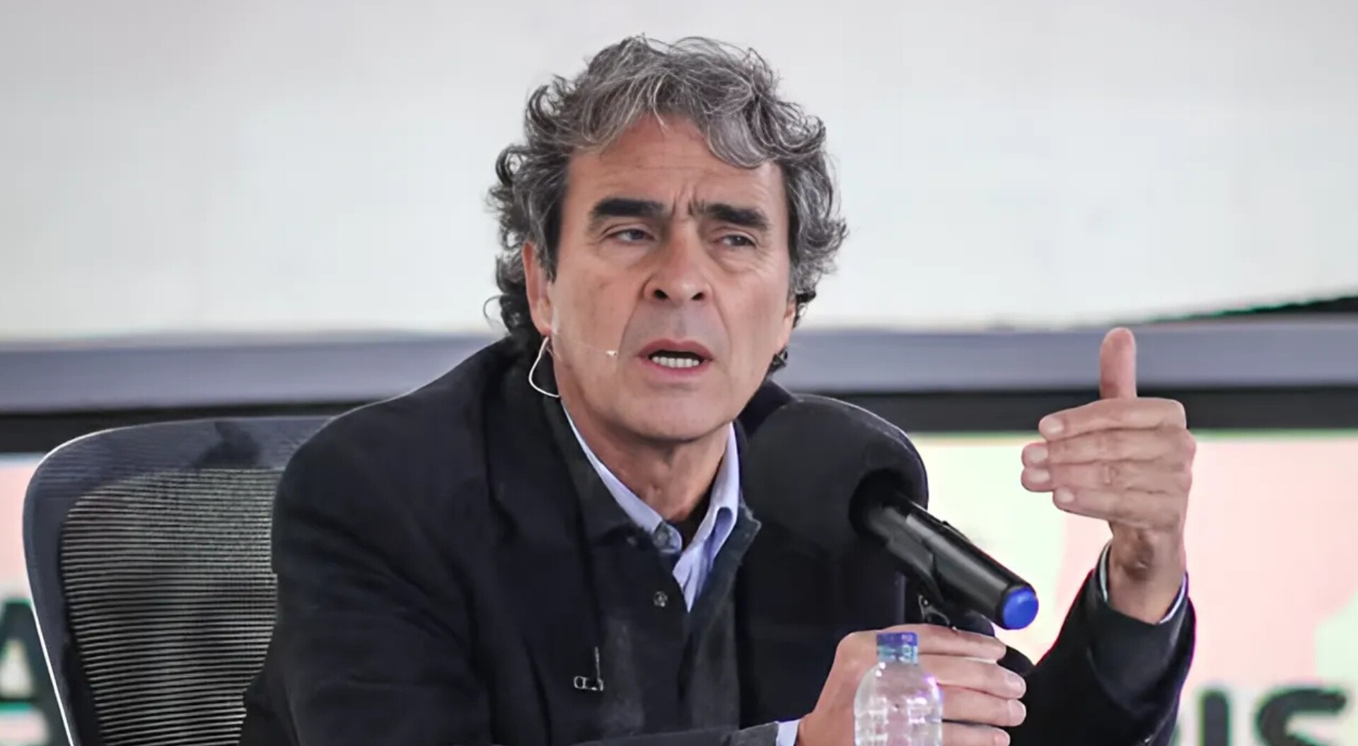 Fajardo anuncia que será candidato a la Presidencia por tercera vez