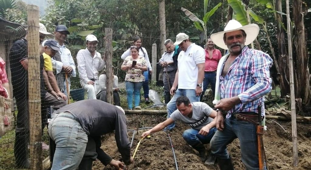 Familias afectadas por lluvias en el Tolima recibieron ayudas