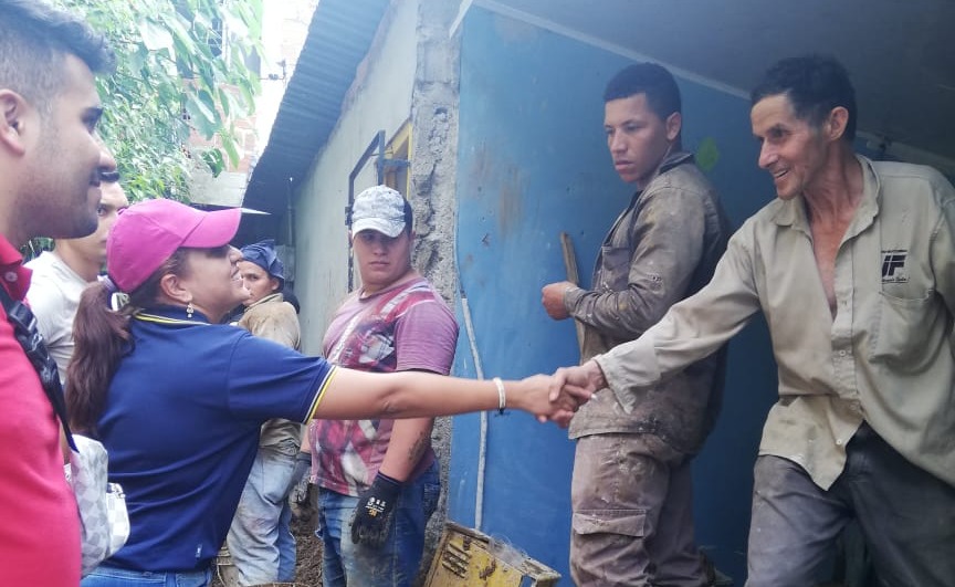 Familias afectadas por lluvias en Ibagué reciben ayudas humanitarias de la Gobernación del Tolima
