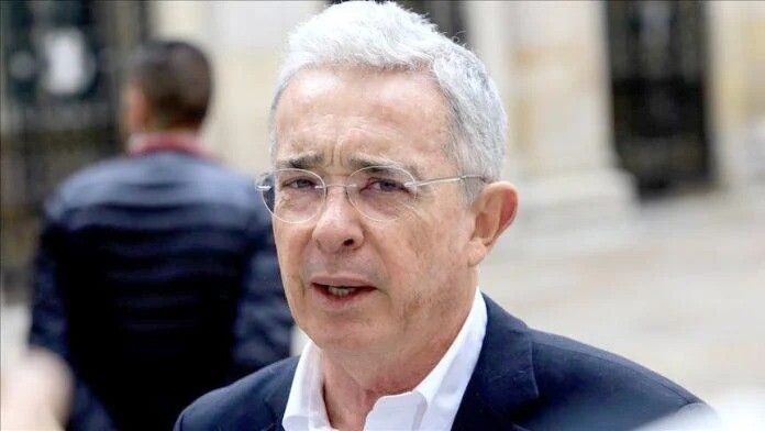 Fiscalía imputó nuevo delito al expresidente Uribe