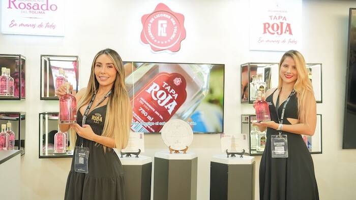 Tapa Roja hace su apuesta en Expolicores para convertirse en la bebida de los colombianos