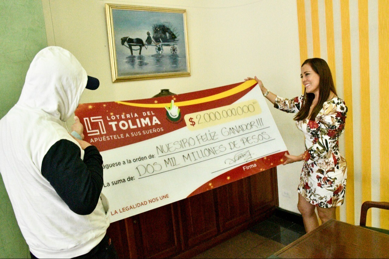 Ganador de los $2.000 millones del Mayor de la Lotería del Tolima ya cobró su premio