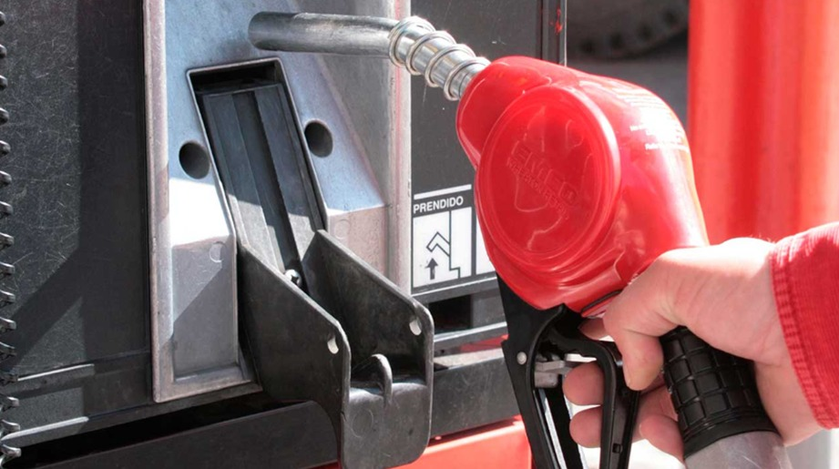 De $300 sería la rebaja en el precio de la gasolina